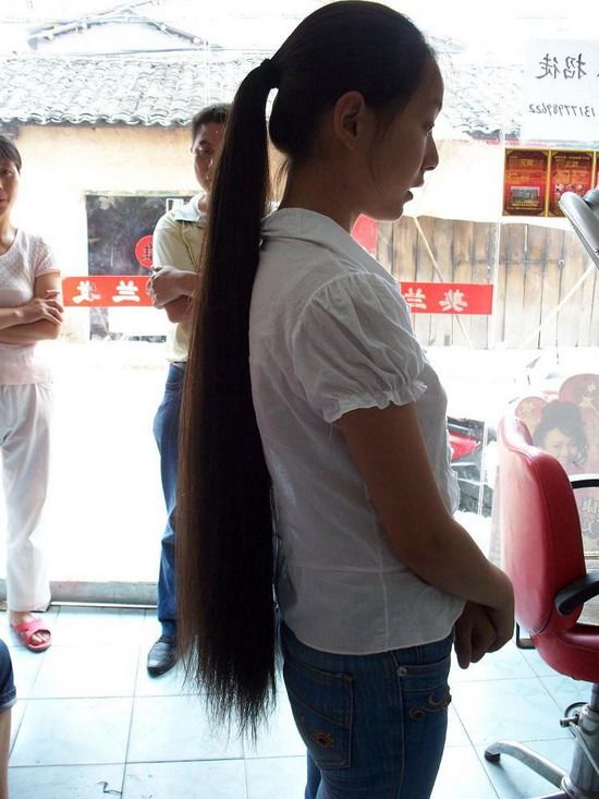 sqwezxc cut young girl's long hair