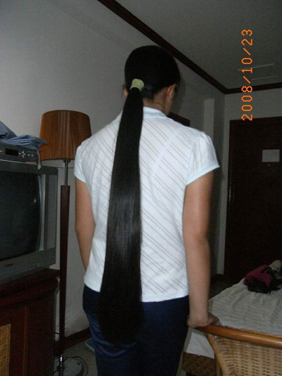 yilianyoumeng cut 60cm long hair from university student