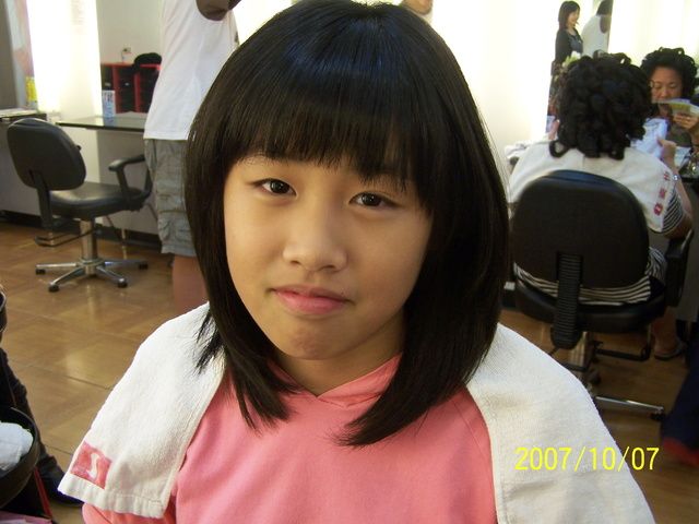 Taiwan girl cried when haircutting