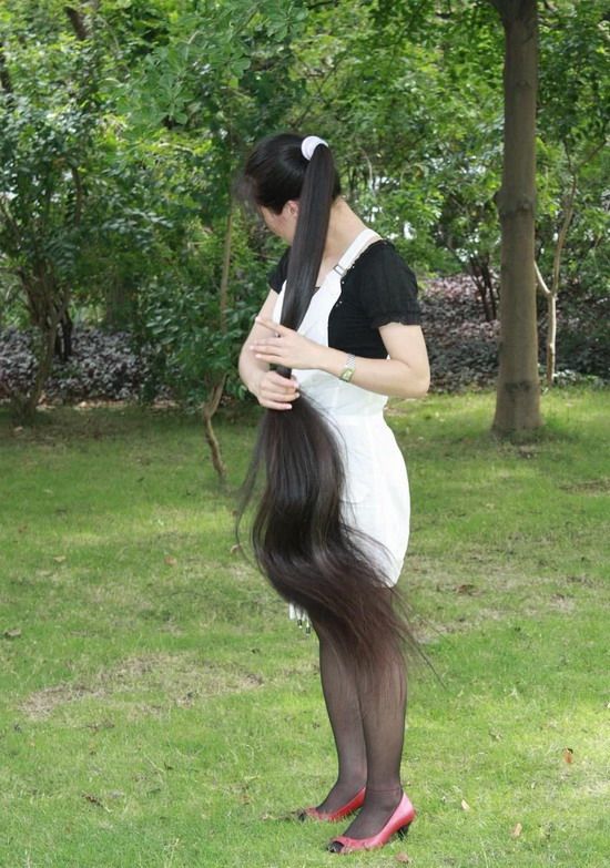 lz1226 NO.66-Girl show her super long hair(affordable)