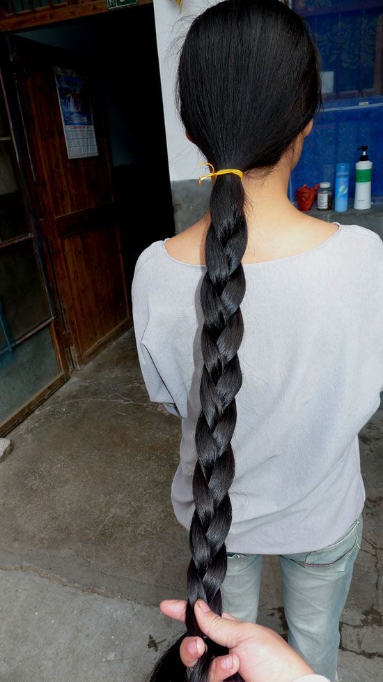 ww cut two 1.5 meter long hair