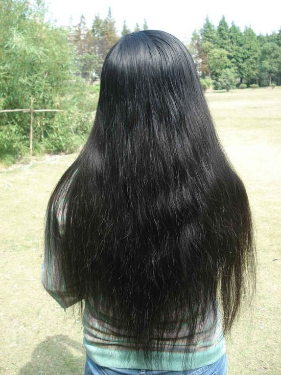 yisi cut 50cm long hair to bob in park