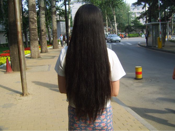JACP cut 60cm long hair from Beijing University student