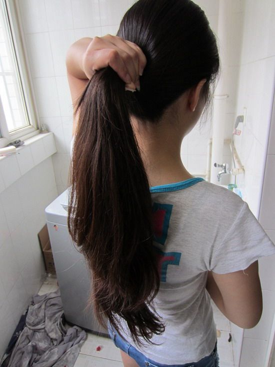 huige cut long hair in hair salon