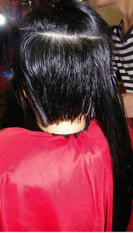 guangzhoulaolang cut Miss Liu's 90cm long hair