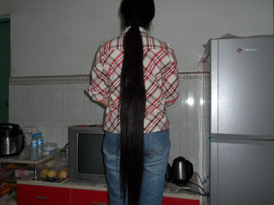 fazhimei cut 23 years girl's 90cm long hair in Shenzhen