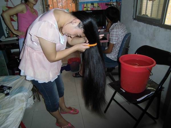 huqing cut 81cm long hair of 24 years girl-NO.235